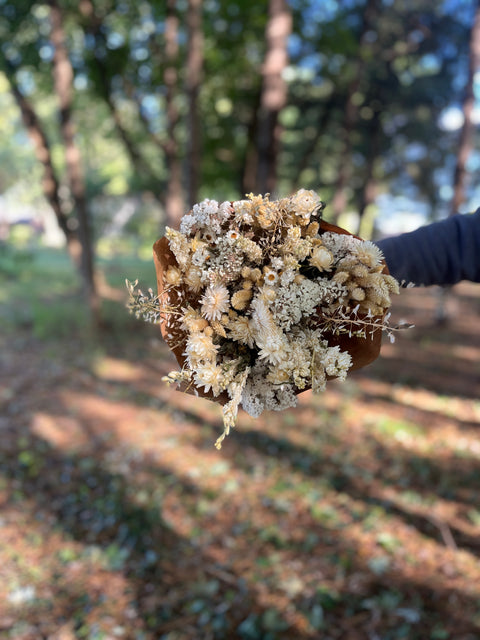Dried Bouquet-Snow White - Sunny Meadows Flower Farm