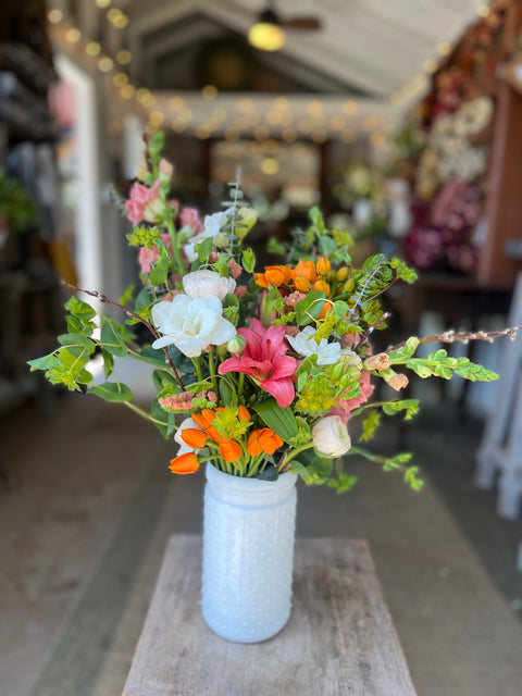 Seasonal Vase Arrangement - Sunny Meadows Flower Farm
