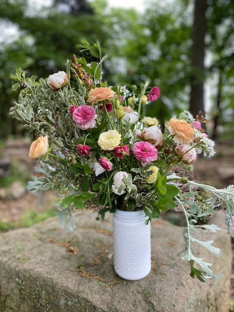 Seasonal Vase Arrangement - Sunny Meadows Flower Farm