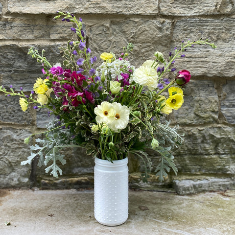 Seasonal Vase Arrangement - Sunny Meadows Flower Farm
