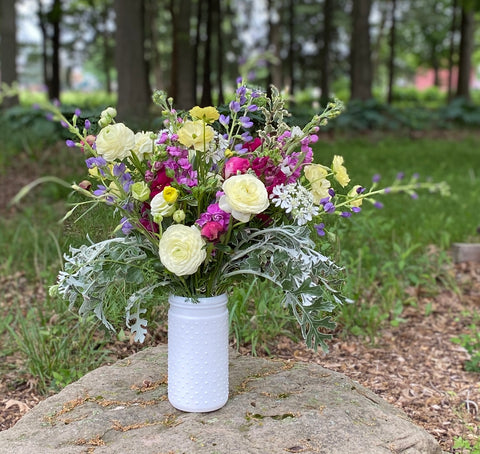 Seasonal Vase Arrangement - Sunny Meadows Flower Farm