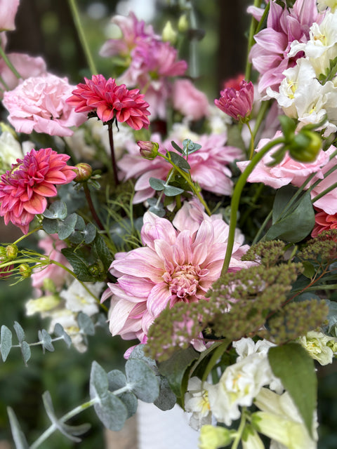 Seasonal Vase Arrangement - Sunny Meadows Flower Farm